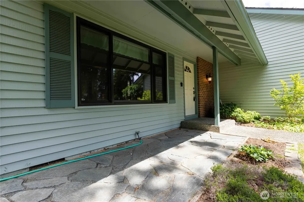 2222 NE Lexington Drive Bremerton WA 98311
