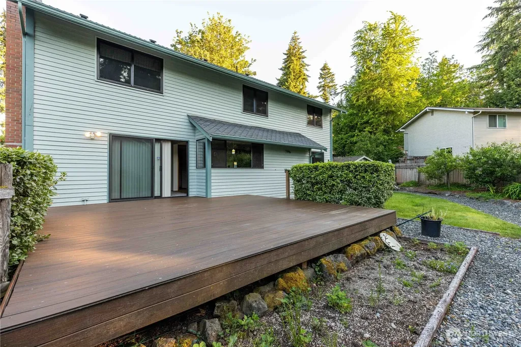 2222 NE Lexington Drive Bremerton WA 98311