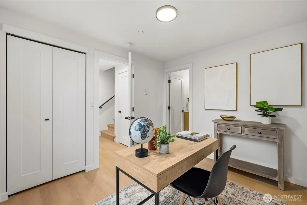 3852 Carr Place N Seattle WA 98103