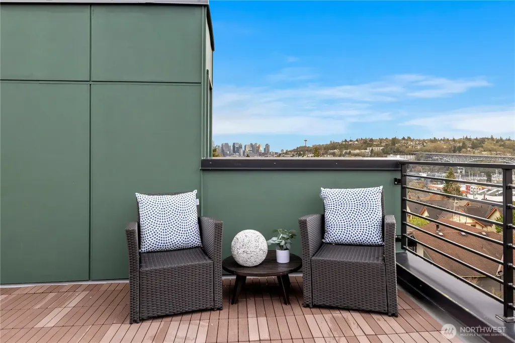 3852 Carr Place N Seattle WA 98103