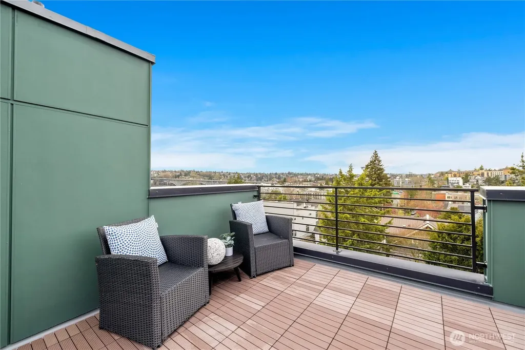 3852 Carr Place N Seattle WA 98103