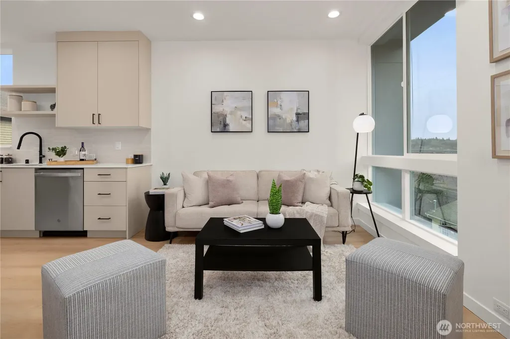 3852 Carr Place N Seattle WA 98103