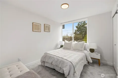3852 Carr Place N Seattle WA 98103