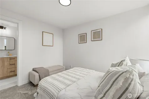 3852 Carr Place N Seattle WA 98103