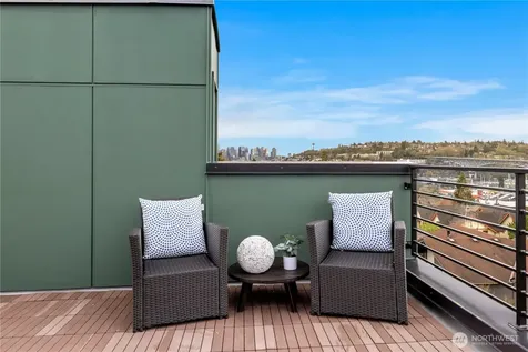 3852 Carr Place N Seattle WA 98103