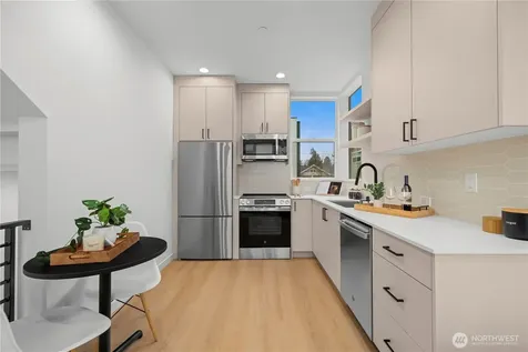 3852 Carr Place N Seattle WA 98103