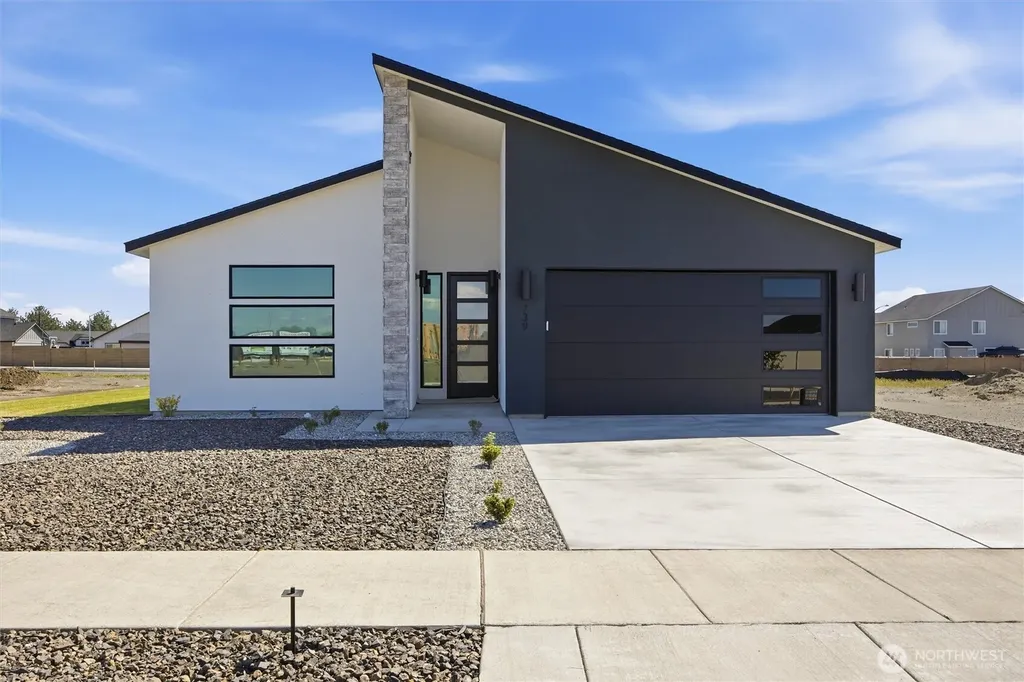 739 N Muscovy Street Moses Lake WA 98837