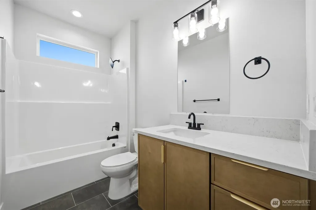 739 N Muscovy Street Moses Lake WA 98837