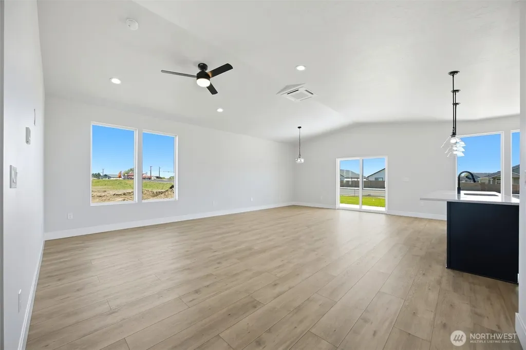 739 N Muscovy Street Moses Lake WA 98837