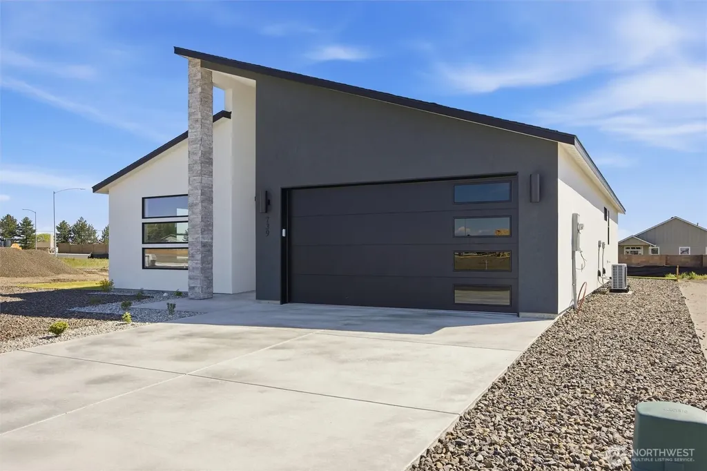 739 N Muscovy Street Moses Lake WA 98837