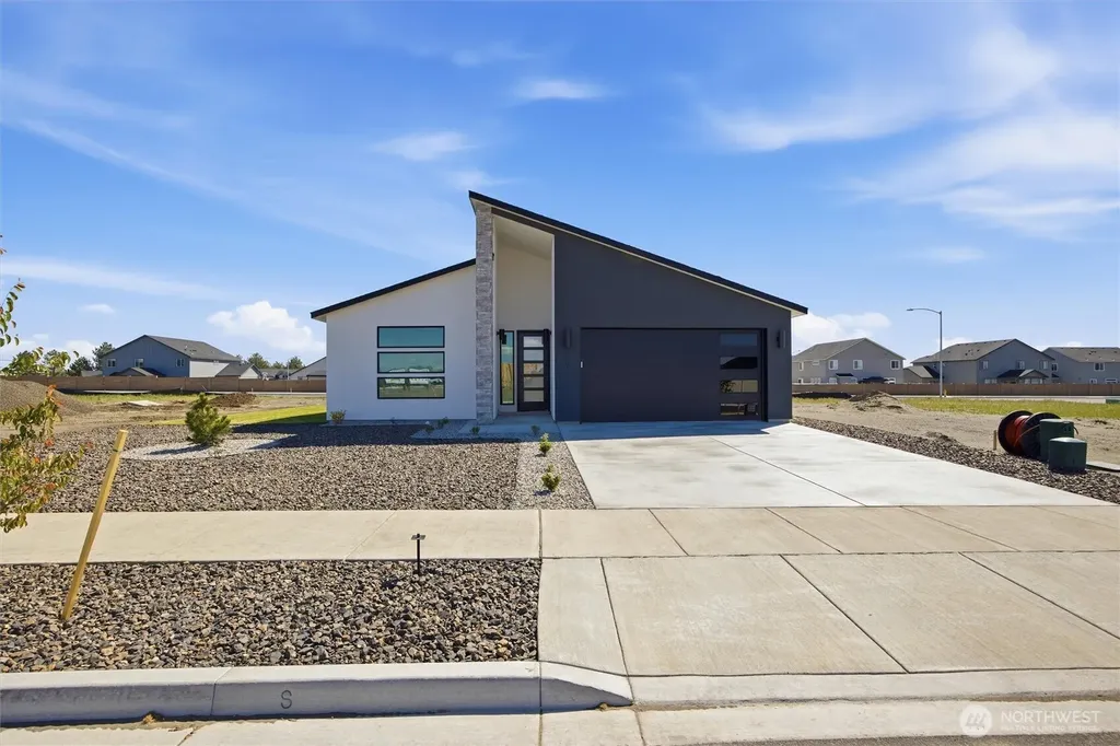 739 N Muscovy Street Moses Lake WA 98837