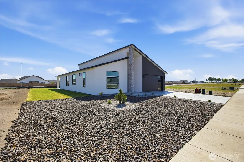 739 N Muscovy Street Moses Lake WA 98837