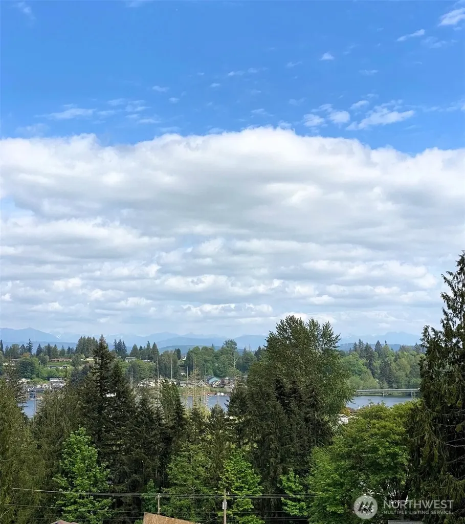 625 103rd Court SE Lake Stevens WA 98258