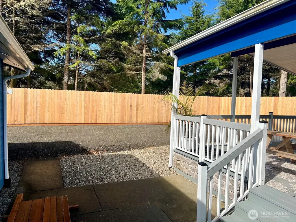 609 Chenois Avenue NE Ocean Shores WA 98569