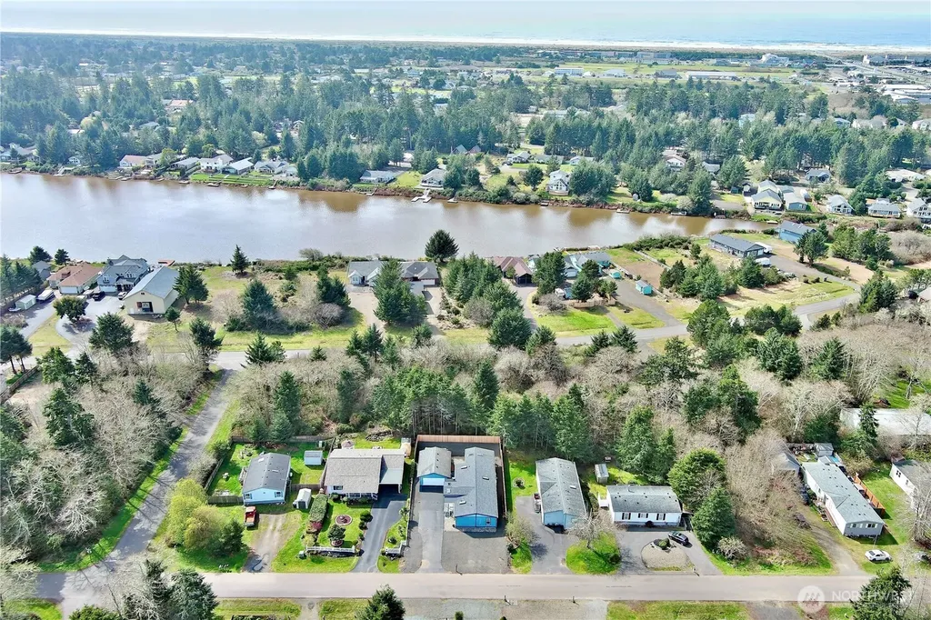 609 Chenois Avenue NE Ocean Shores WA 98569