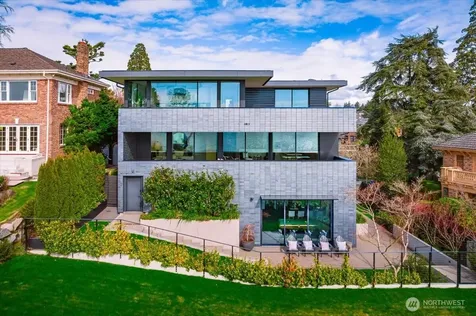 1914 Magnolia Boulevard W Seattle WA 98199