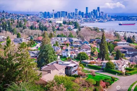 1914 Magnolia Boulevard W Seattle WA 98199
