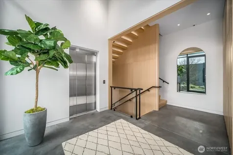 1914 Magnolia Boulevard W Seattle WA 98199