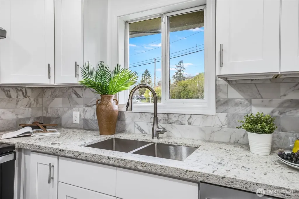 1729 S Columbian Way Seattle WA 98108