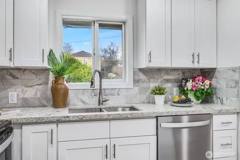 1729 S Columbian Way Seattle WA 98108