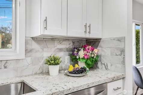 1729 S Columbian Way Seattle WA 98108