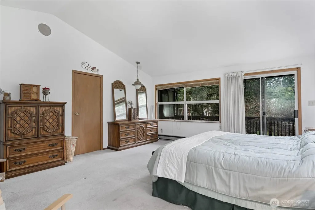 402 E Madrona Boulevard NW Lakebay WA 98349
