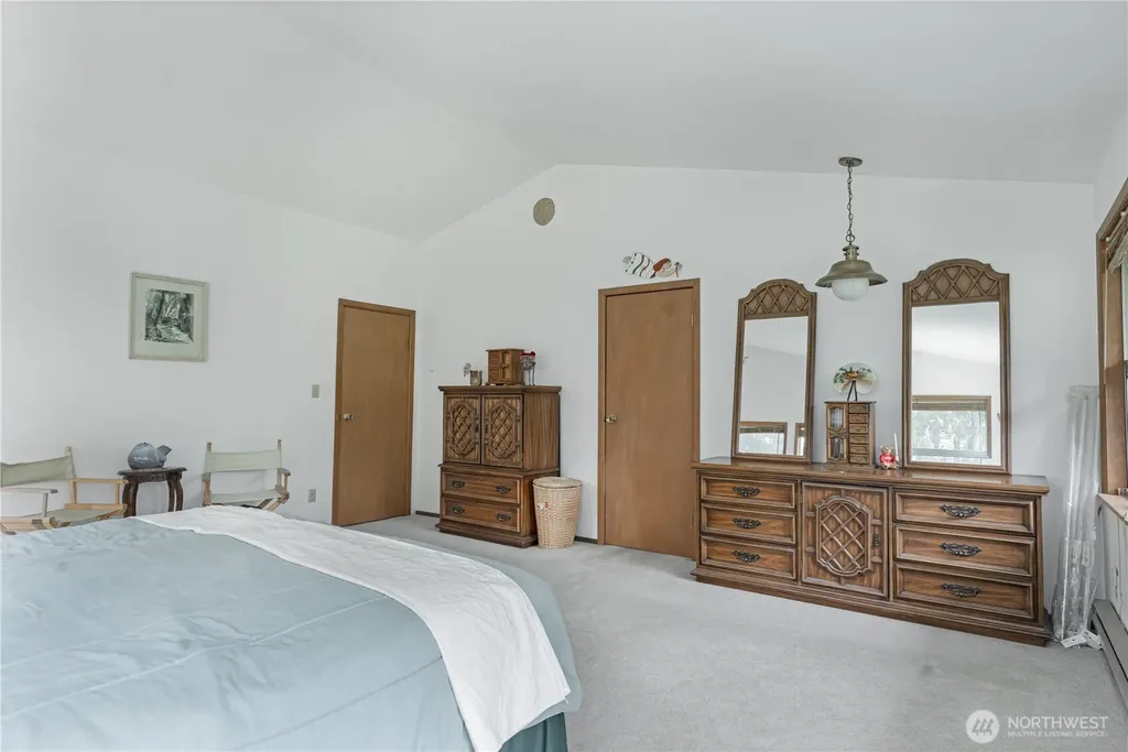 402 E Madrona Boulevard NW Lakebay WA 98349