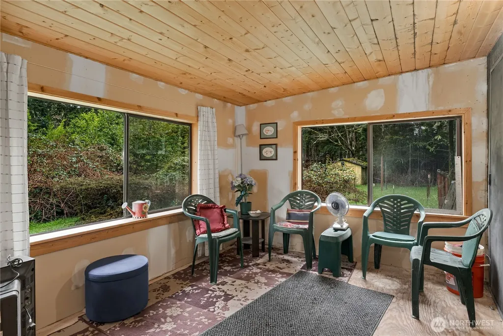 402 E Madrona Boulevard NW Lakebay WA 98349