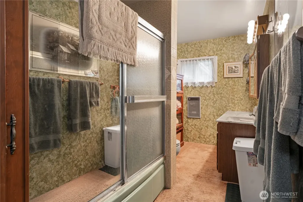 402 E Madrona Boulevard NW Lakebay WA 98349