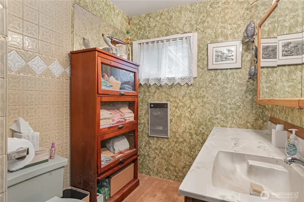 402 E Madrona Boulevard NW Lakebay WA 98349