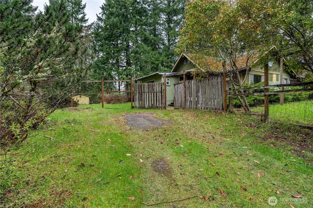 402 E Madrona Boulevard NW Lakebay WA 98349
