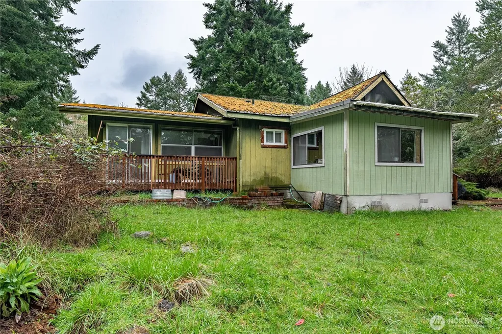 402 E Madrona Boulevard NW Lakebay WA 98349