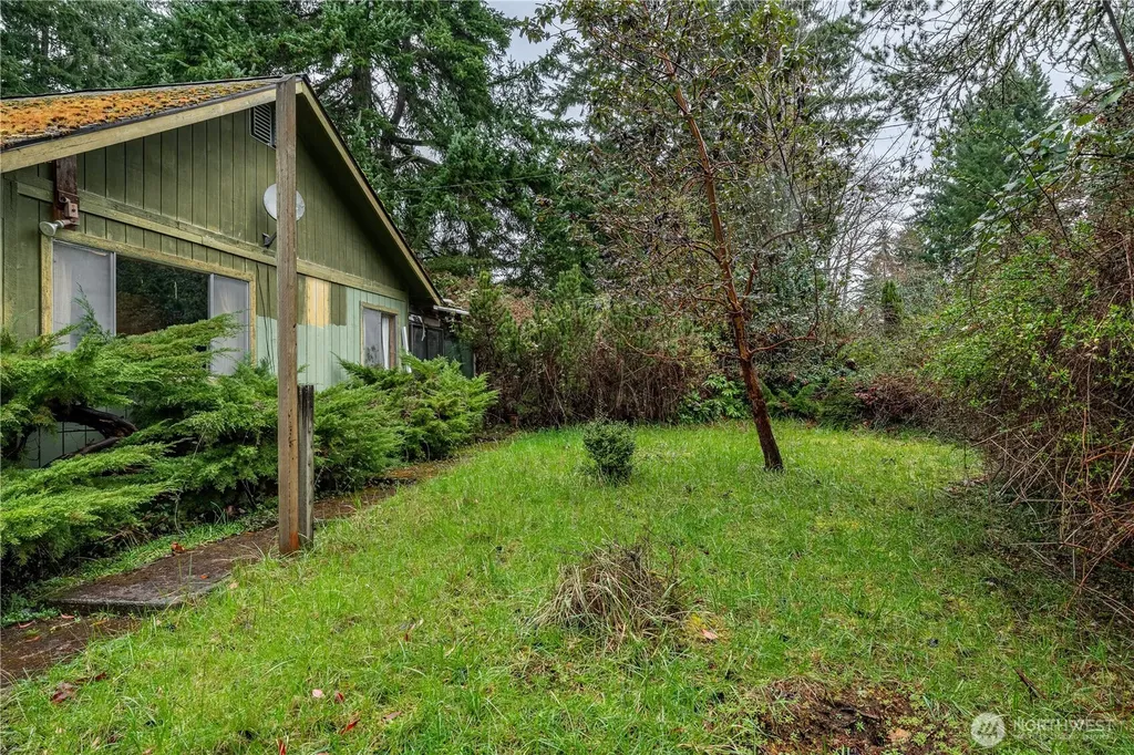 402 E Madrona Boulevard NW Lakebay WA 98349