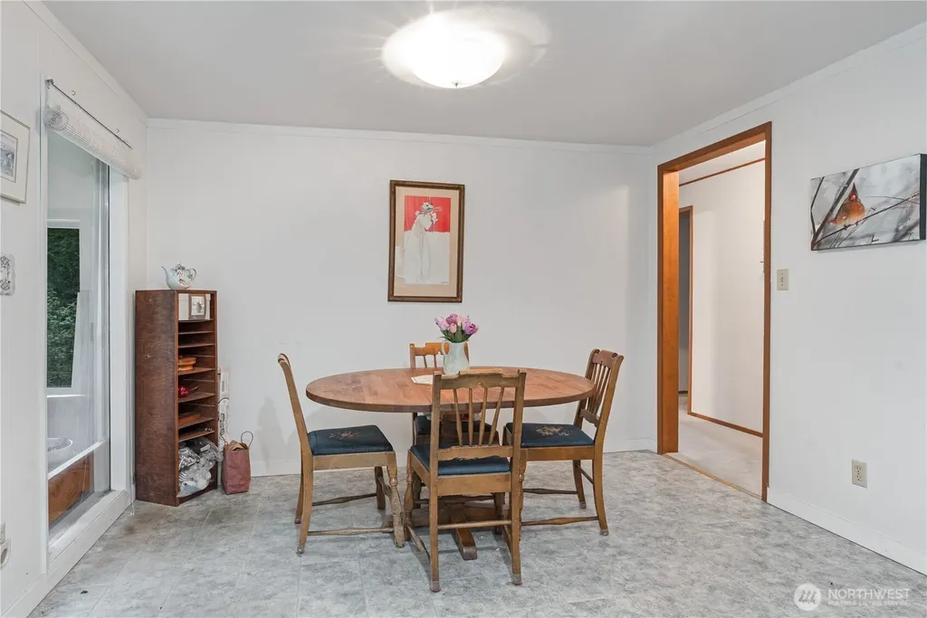 402 E Madrona Boulevard NW Lakebay WA 98349