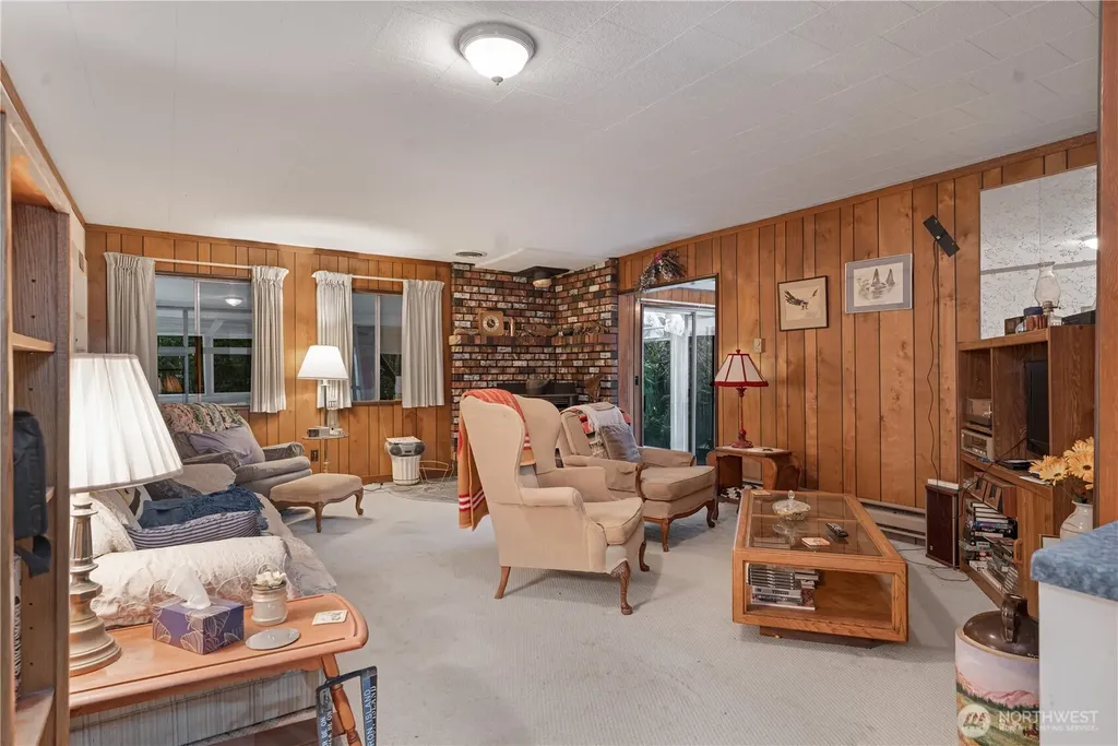 402 E Madrona Boulevard NW Lakebay WA 98349
