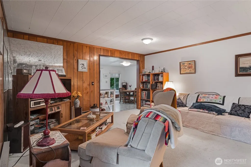 402 E Madrona Boulevard NW Lakebay WA 98349