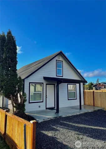 8518 9th Ave E Tacoma WA 98445