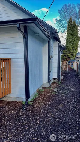 8518 9th Ave E Tacoma WA 98445