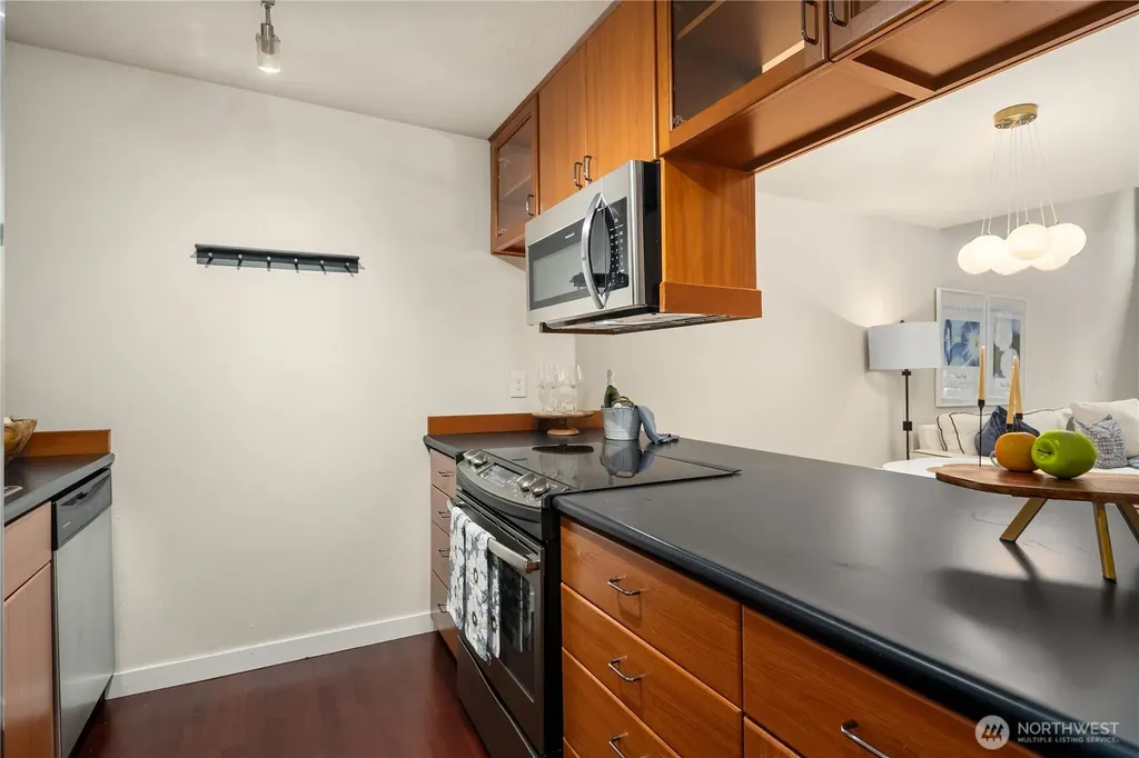 7309 Sand Point Way NE Seattle WA 98115
