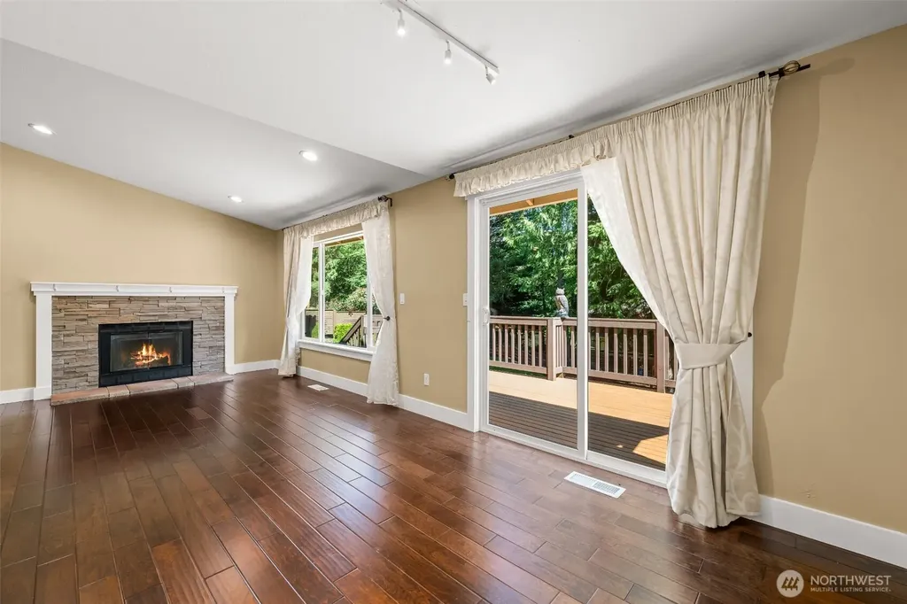 22706 NE 12th Place Sammamish WA 98074