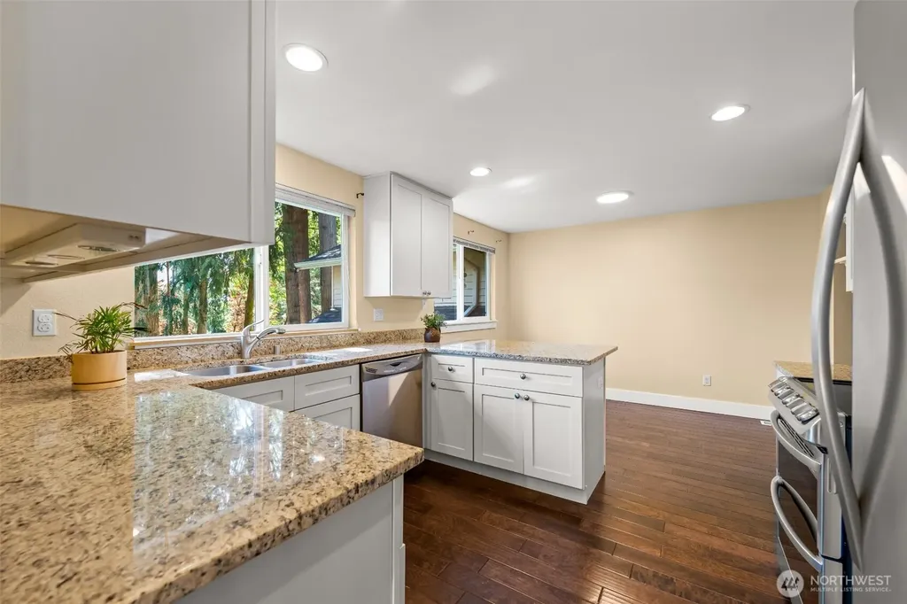 22706 NE 12th Place Sammamish WA 98074