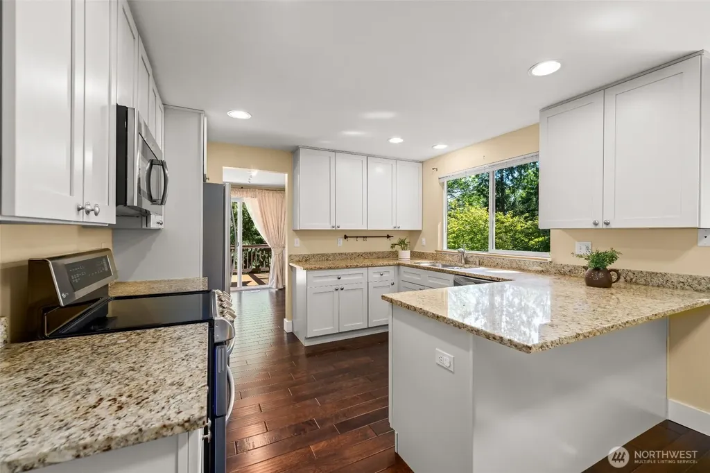 22706 NE 12th Place Sammamish WA 98074