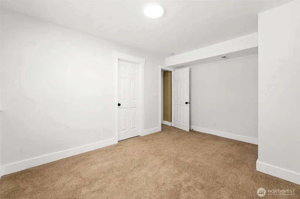22706 NE 12th Place Sammamish WA 98074