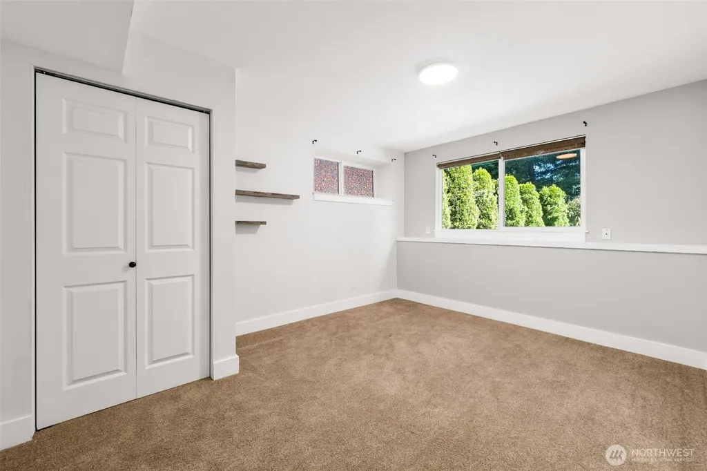 22706 NE 12th Place Sammamish WA 98074