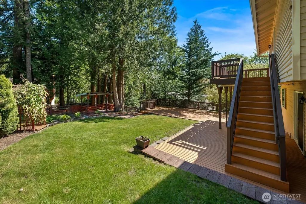 22706 NE 12th Place Sammamish WA 98074