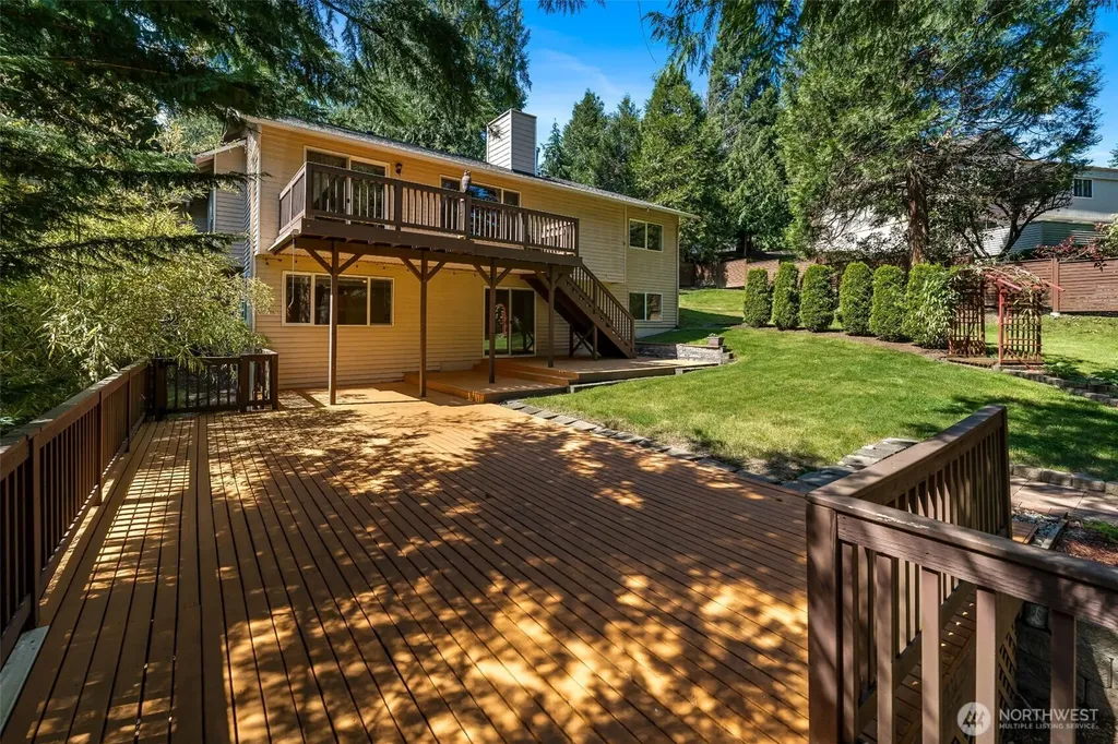 22706 NE 12th Place Sammamish WA 98074