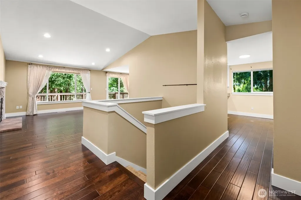 22706 NE 12th Place Sammamish WA 98074