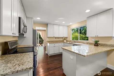 22706 NE 12th Place Sammamish WA 98074