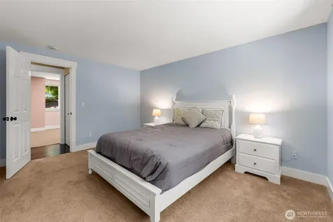 22706 NE 12th Place Sammamish WA 98074