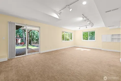 22706 NE 12th Place Sammamish WA 98074
